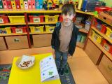 Vilém slaví šesté narozeniny, Sluníčka přejí všechno nejlepší. MŠ Pastelka