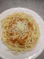 Špagety po boloňsku patří k velmi oblíbeným jídlům.